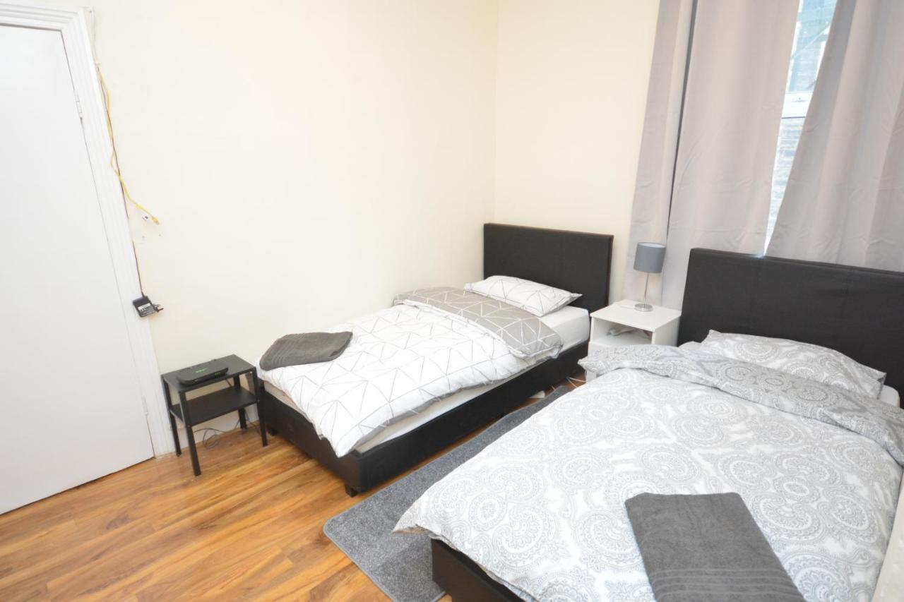 Cheerful 4 Bedroom House In Greater Case de vacanță *